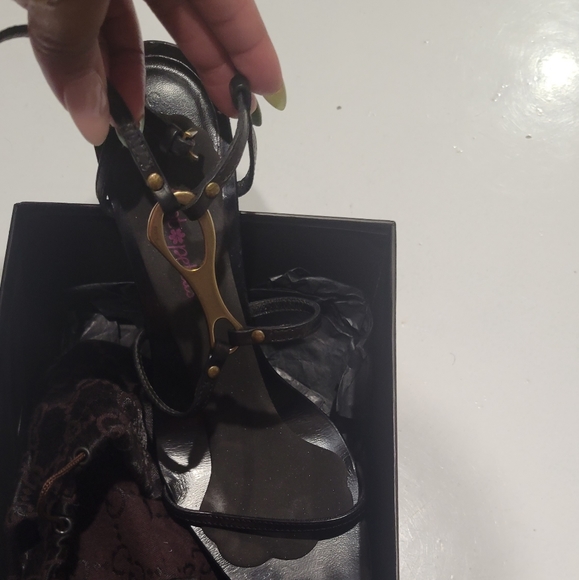 authentic, vintage Gucci heels bought in 2003 and worn about 4 times. size 9.5B - Picture 2 of 11